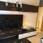 Alejate De Todo Pero Quedate Cerca