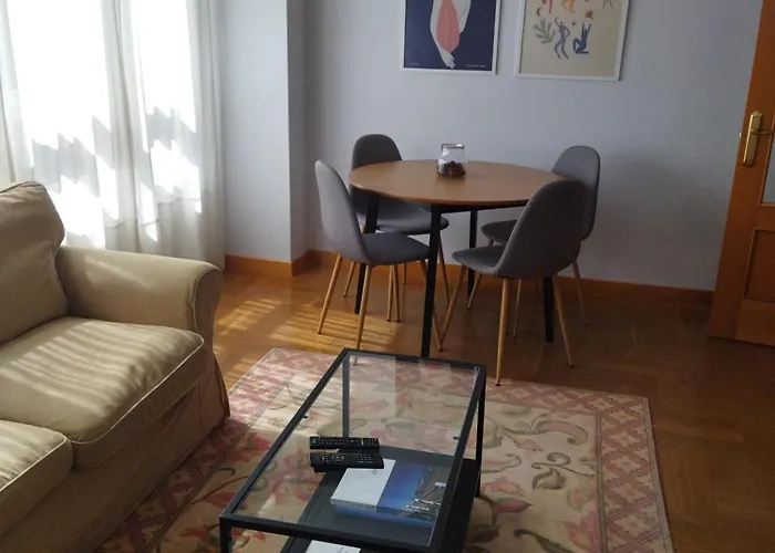 Centrico Apartamento Oviedo Parking Y Wifi Gratuitos Admite Mascotas