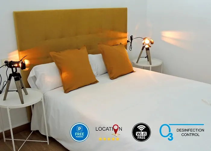 Casa Aurea-Apartamento zona antigua,parking y wifi by DeLabra Apartments