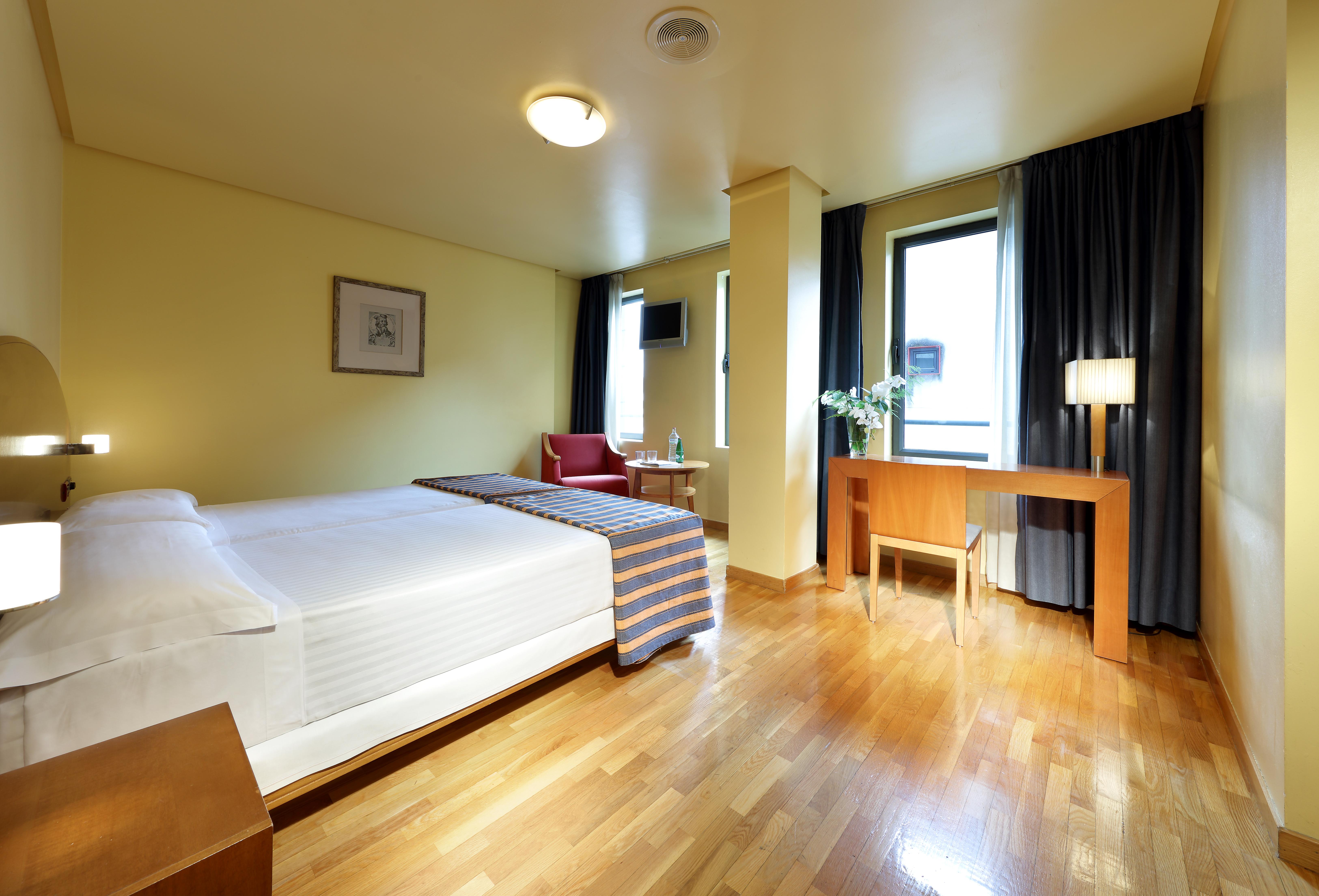 Exe El Magistral Hotel 3*