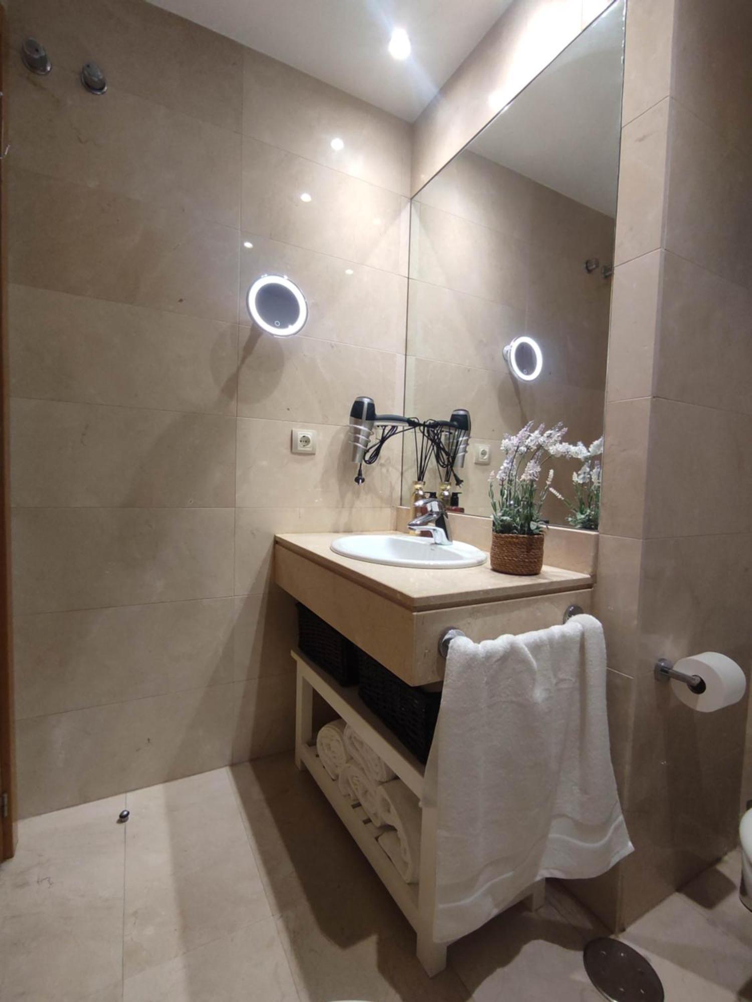Apartment Atico Mirador Del Naranco, Parking Gratuito, Wifi, Zona Residencial Oviedo