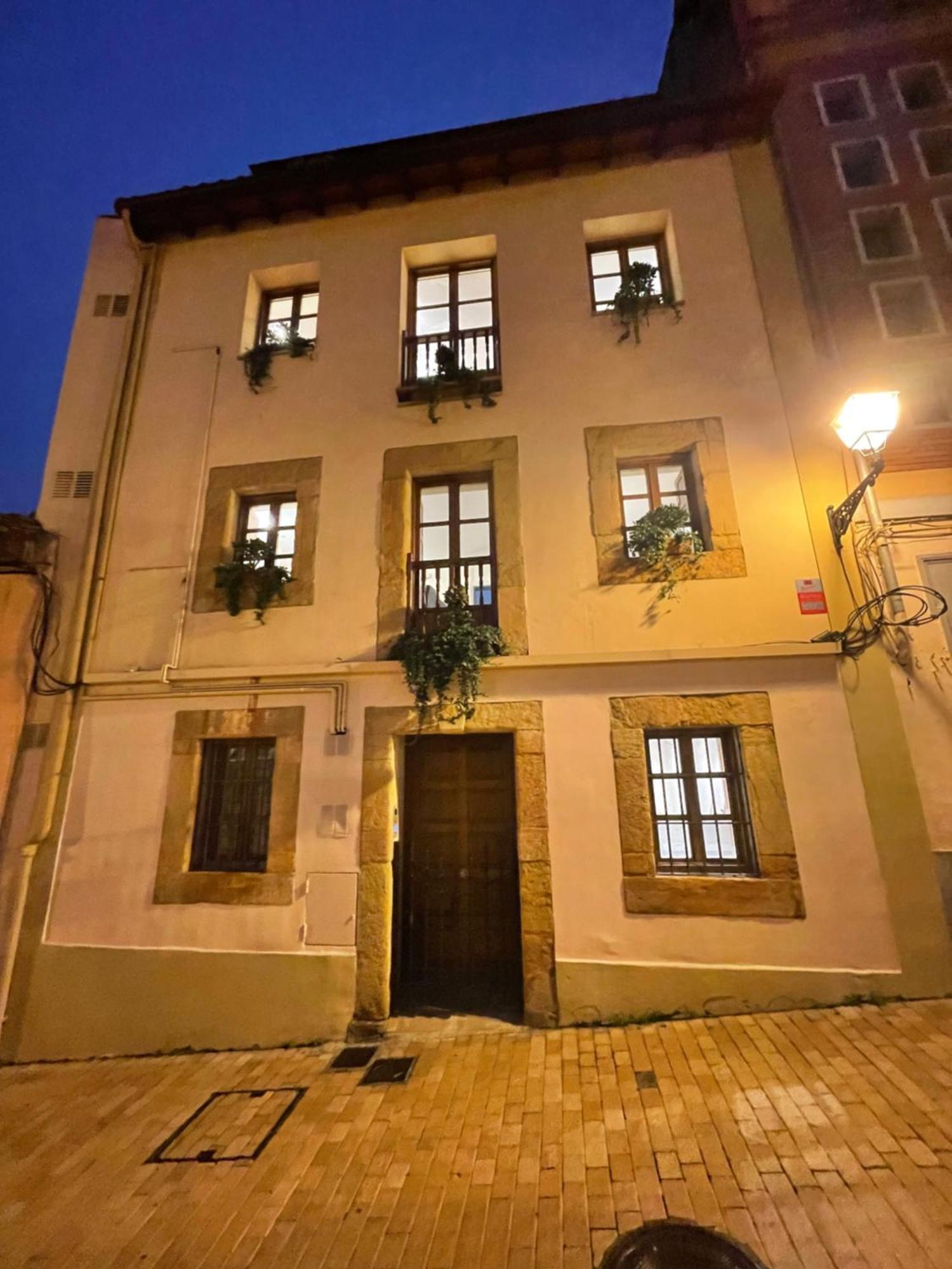 Unique Duplex Penthouse For 4 At Medieval Quarter Apartamento Oviedo