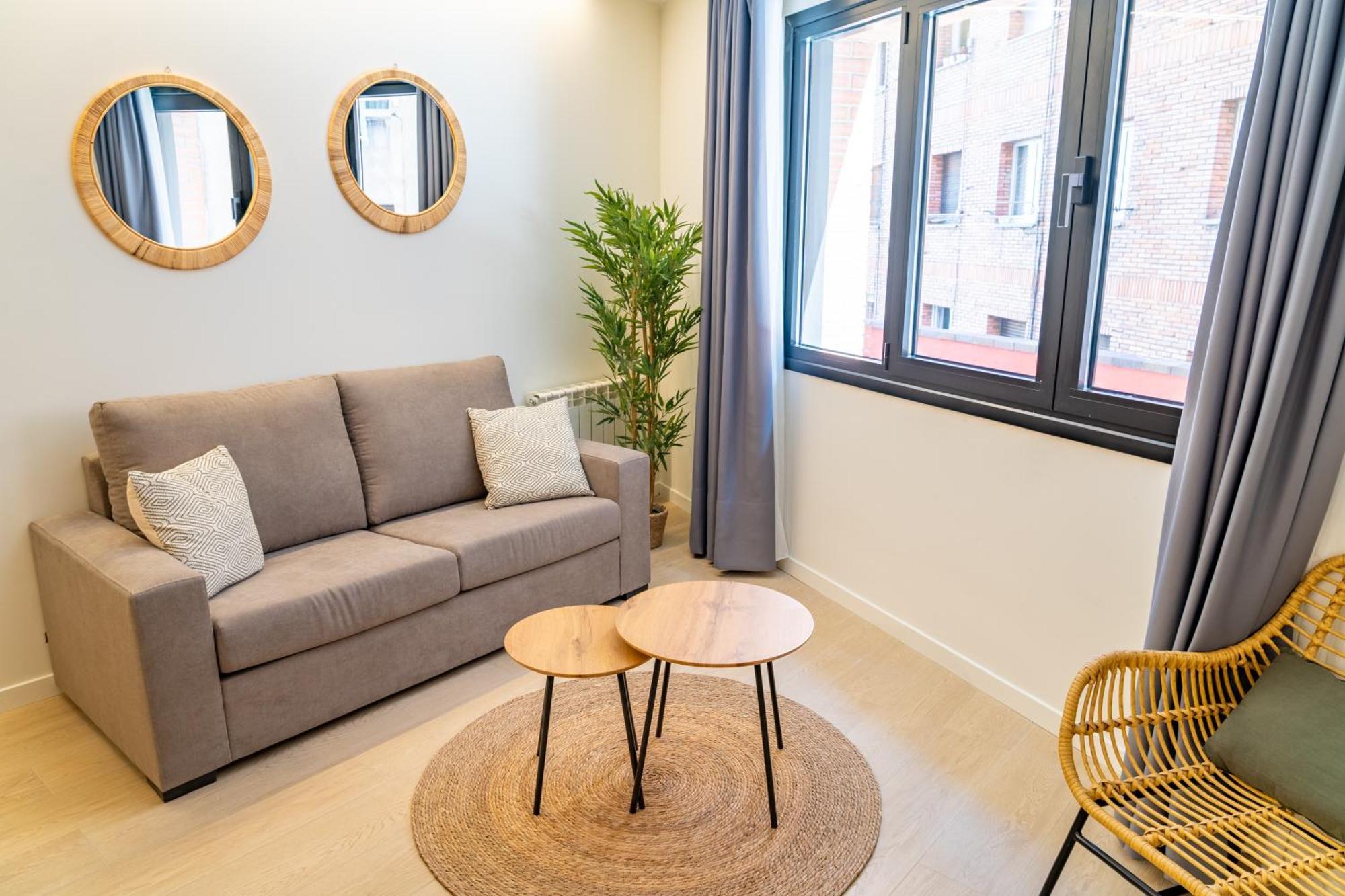 Centro By Renthas Apartment *