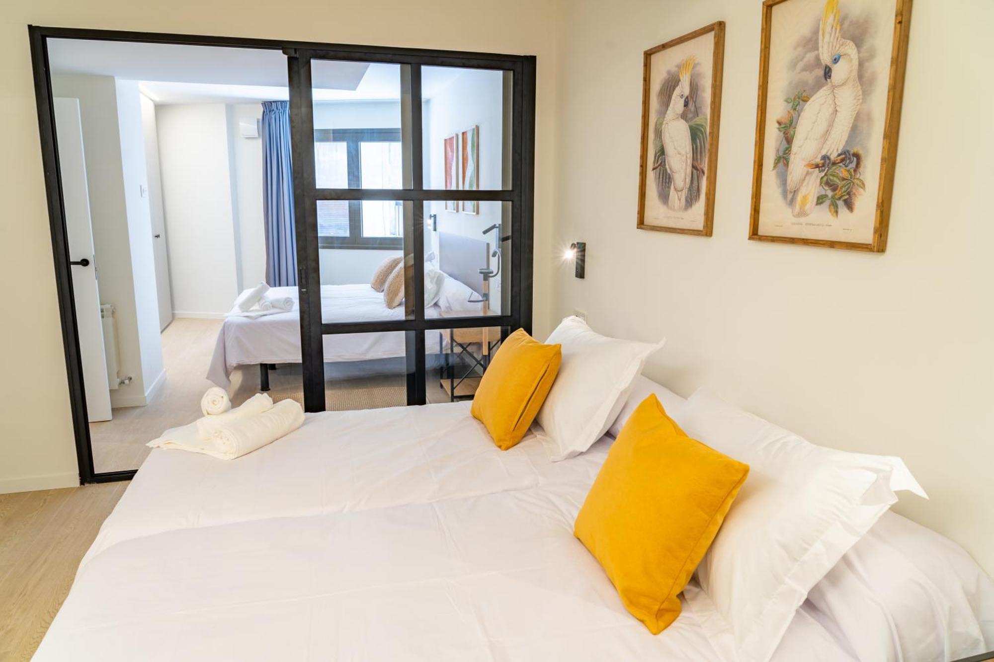 Centro By Renthas Apartment *
