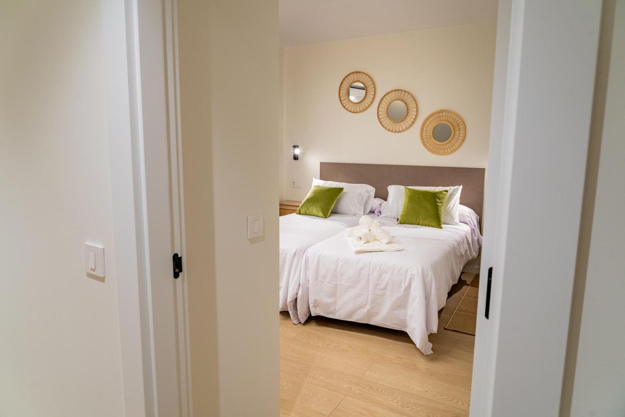 Centro By Renthas Apartment *