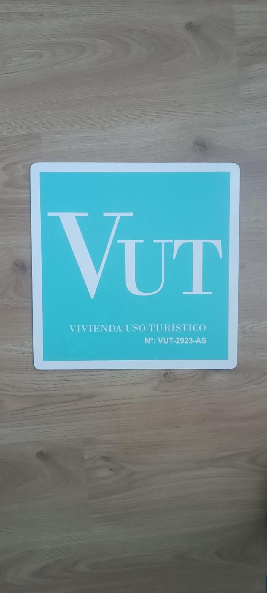 A Estrenar En Ubicación Inmejorable , Con Terraza Y Parking Incluido Oviedo