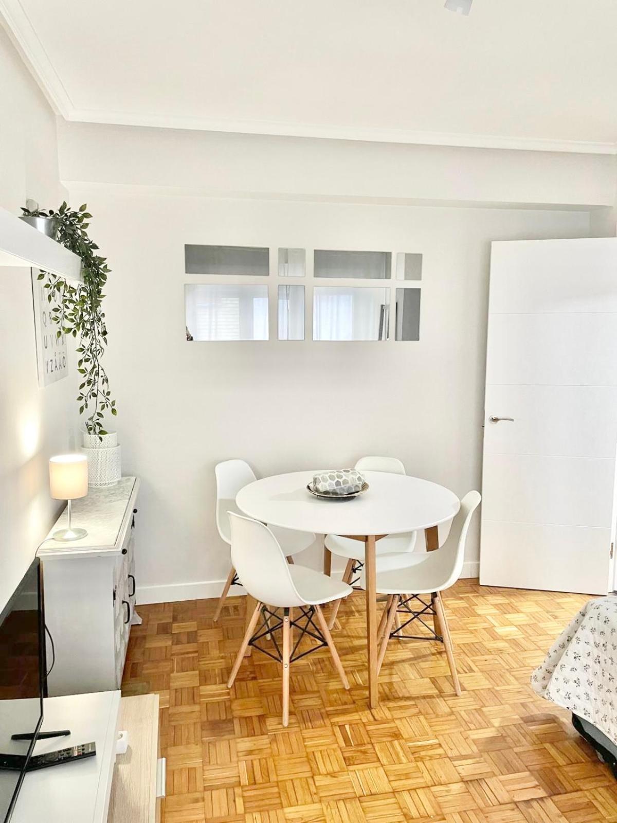 Tranquilidad Al Lado Del Centro Parking Incluido Apartment