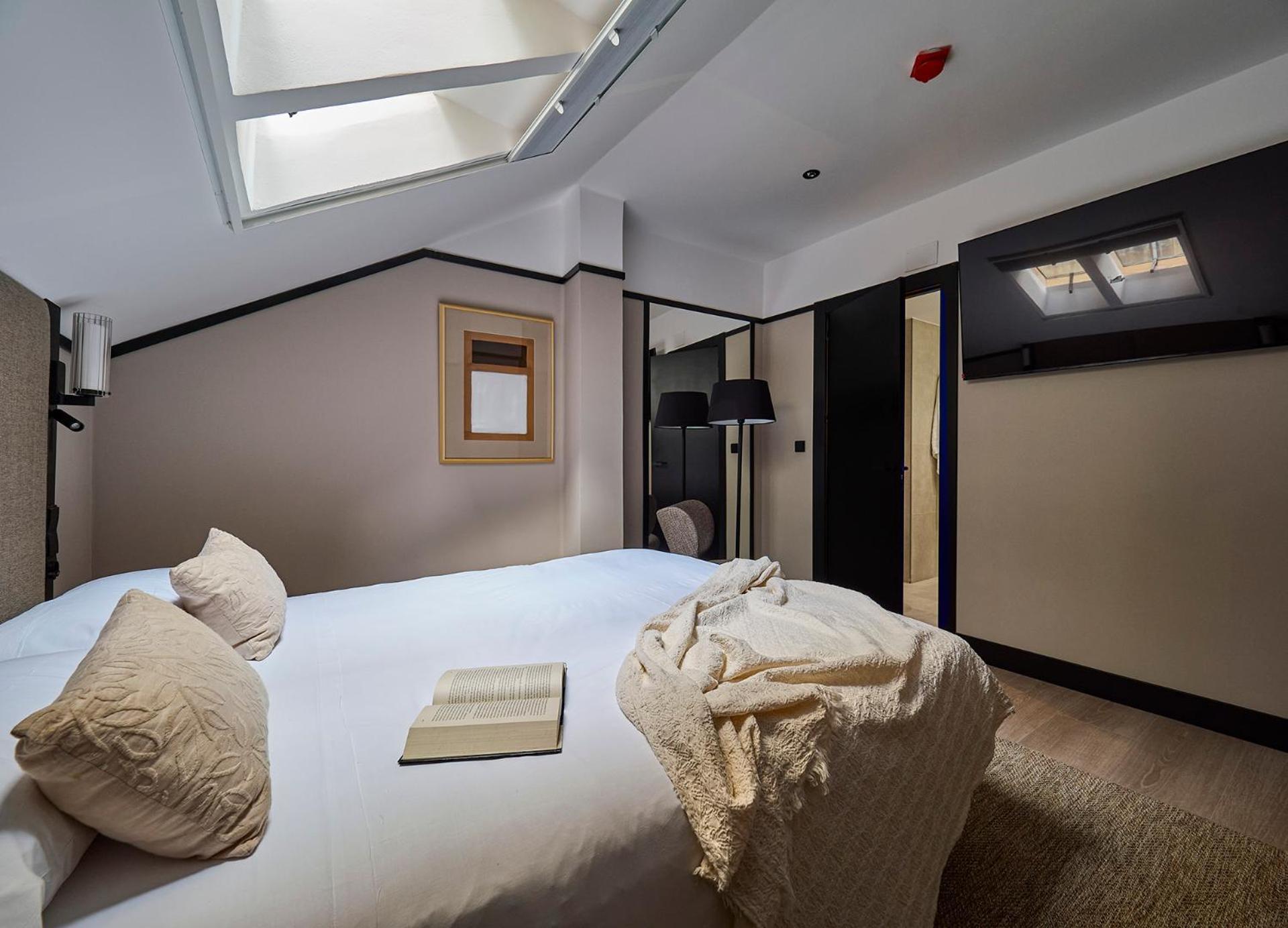 Hotel B48 Opera